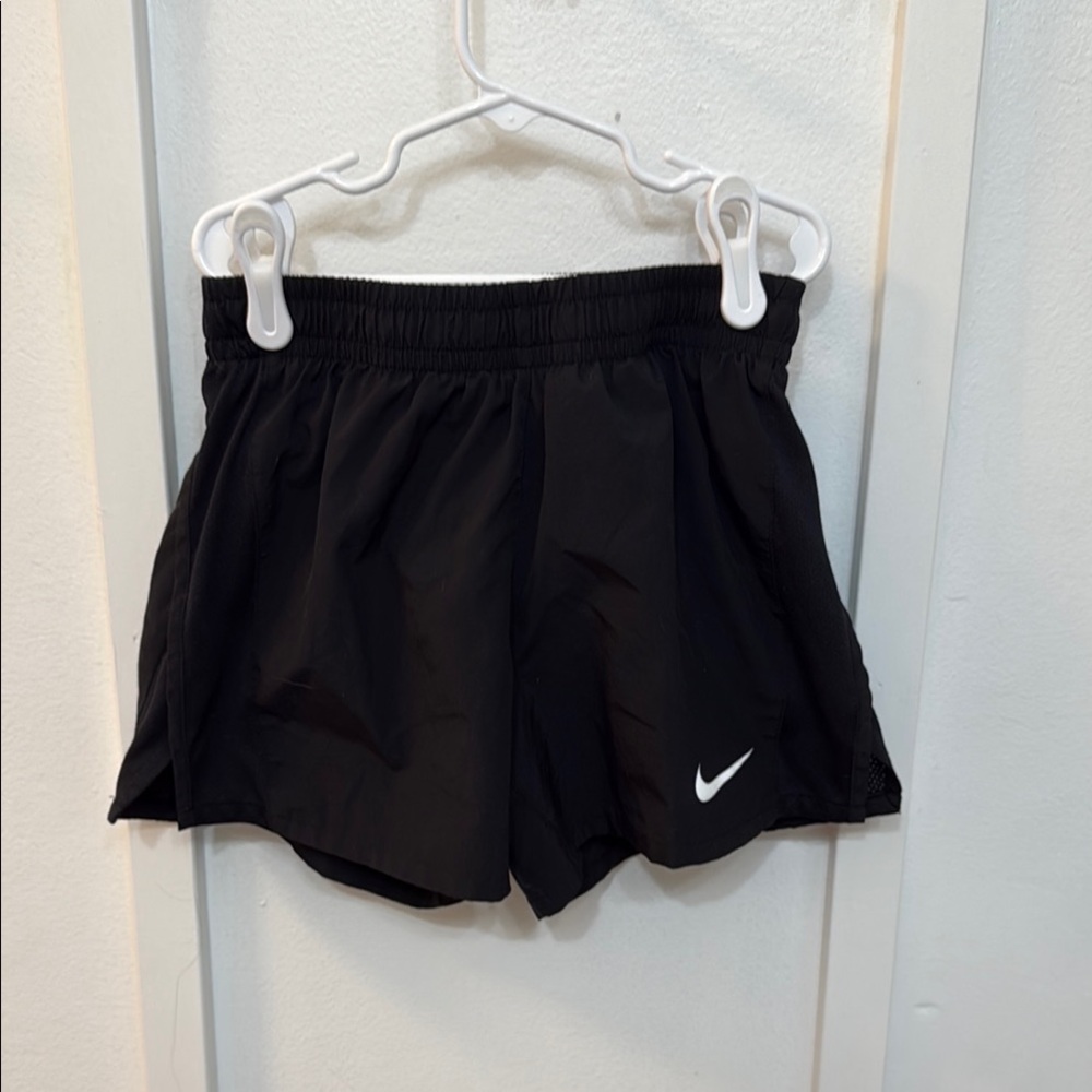 Nike Black Athletic Shorts Lightweight Design
